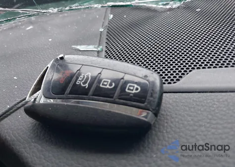 2015 Hyundai Santa Fe Limited z USA, uszkodzony, nr VIN KM8SR4HF9FU128894